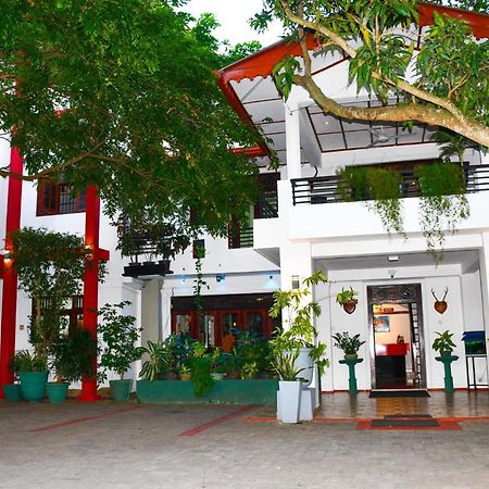Thilaka City Hotel อนุราธปุระ ภายนอก รูปภาพ